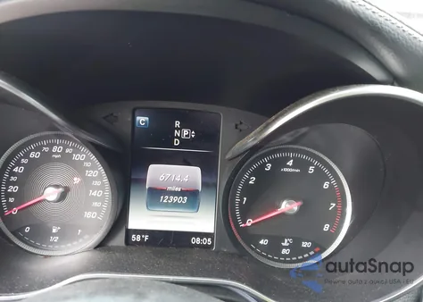 2015 Mercedes-Benz C 300 Sport 4Matic z USA, uszkodzony, nr VIN 55SWF4KB9FU071432